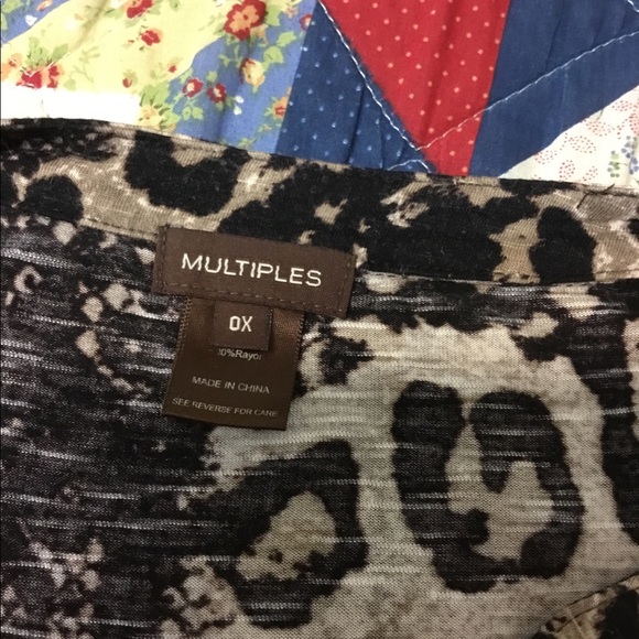 Super cute women’s top - Picture 3 of 4